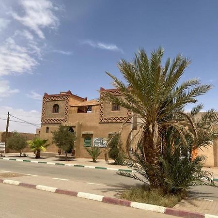 מרזאוגה Riad Aicha & Camel Trekking מראה חיצוני תמונה