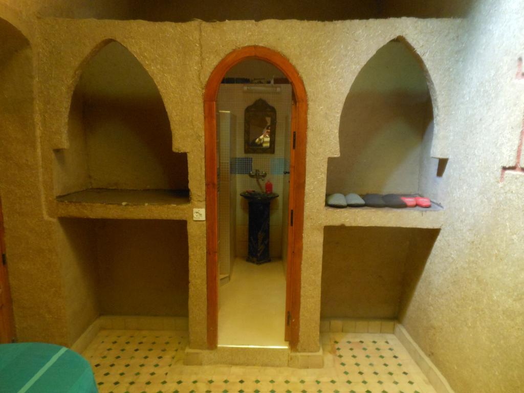 מרזאוגה Riad Aicha & Camel Trekking מראה חיצוני תמונה
