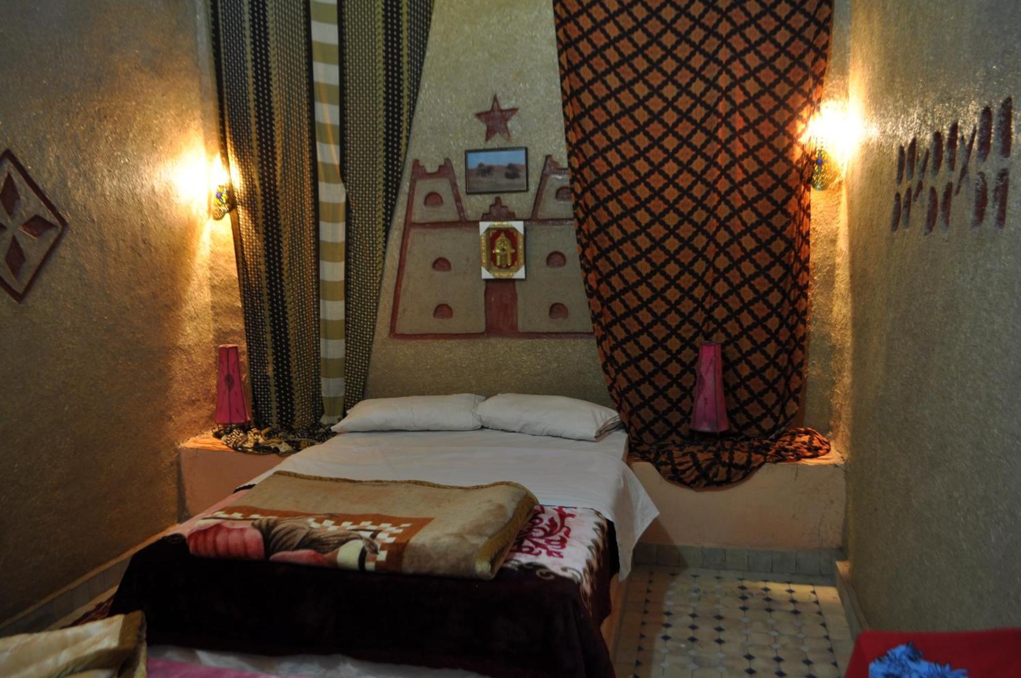 מרזאוגה Riad Aicha & Camel Trekking מראה חיצוני תמונה