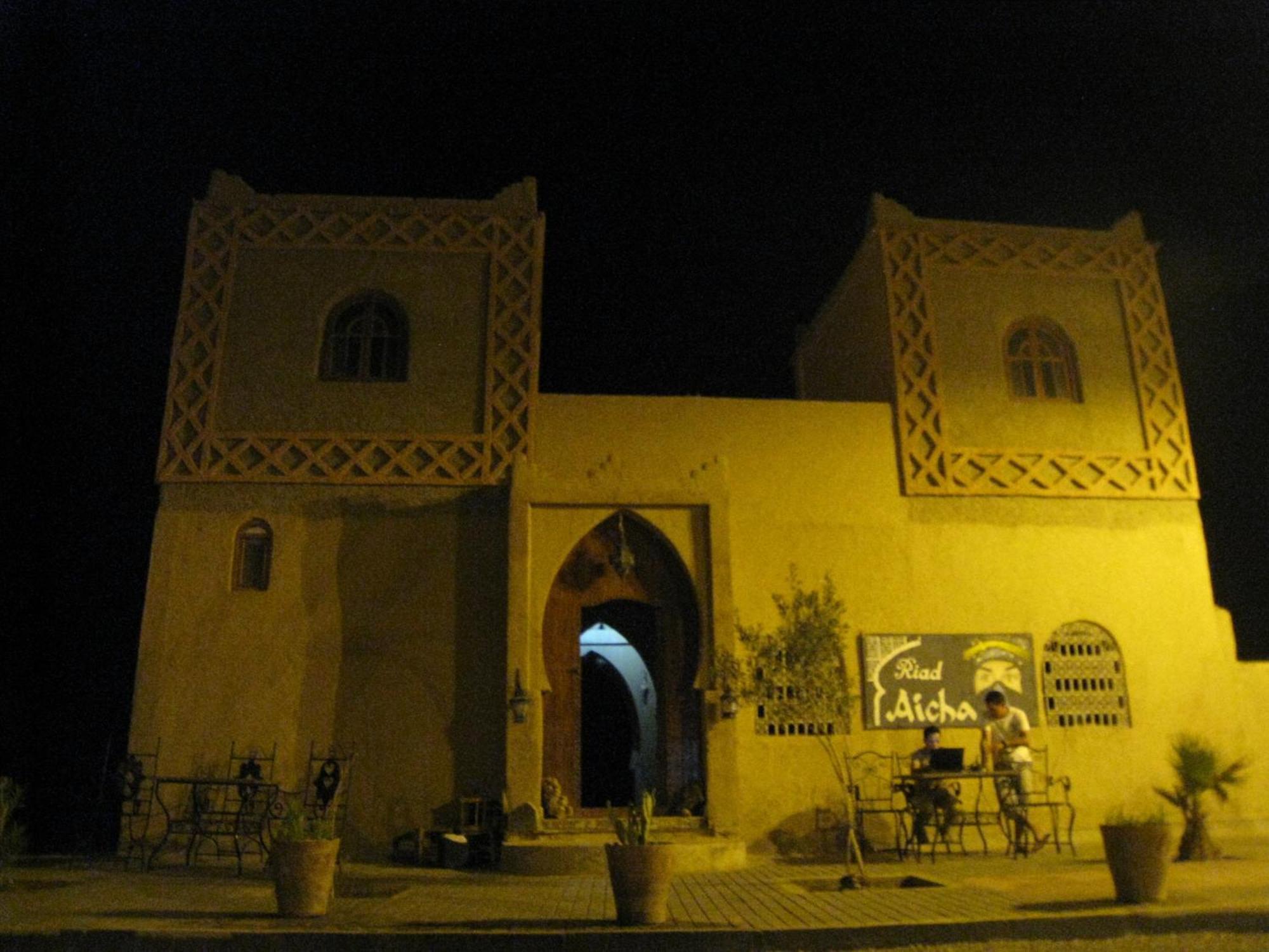 מרזאוגה Riad Aicha & Camel Trekking מראה חיצוני תמונה